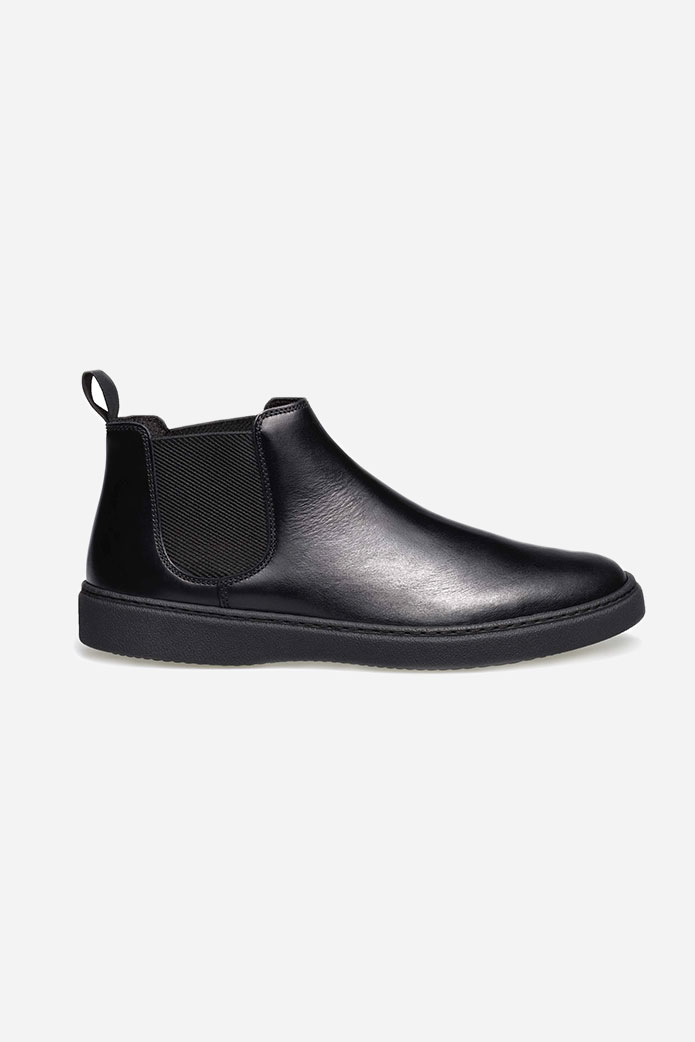Casual leather Chelsea boots